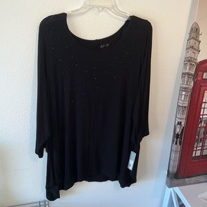 New- Apt 9 long beaded top light weight and stretchy! Size 1X Kohls